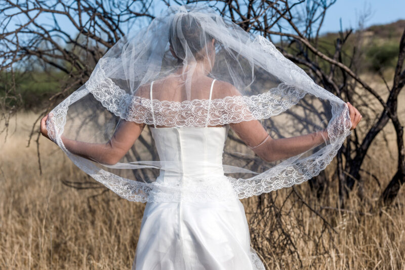 Velo corto con capa para novia - Imagen 2